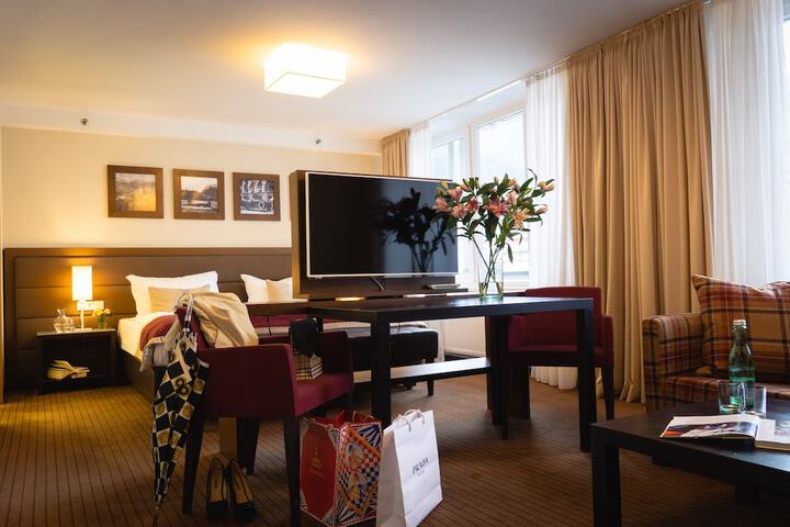 Room 13 of 82