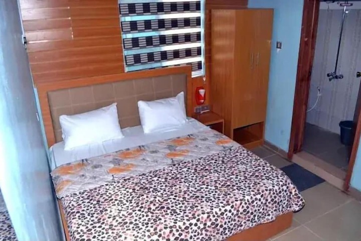 Room 9 of 43