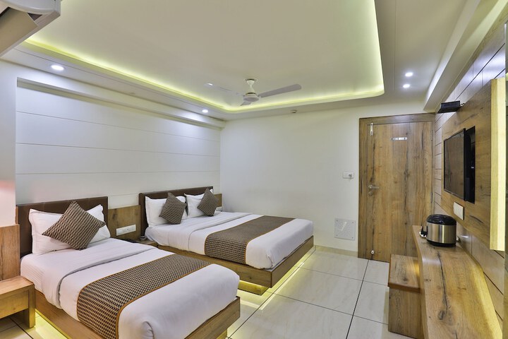 Room 30 of 66