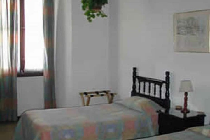Room 6 of 26
