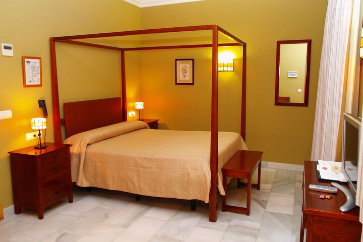Room 7 of 37