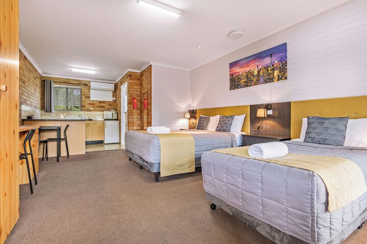 Room 12 of 21