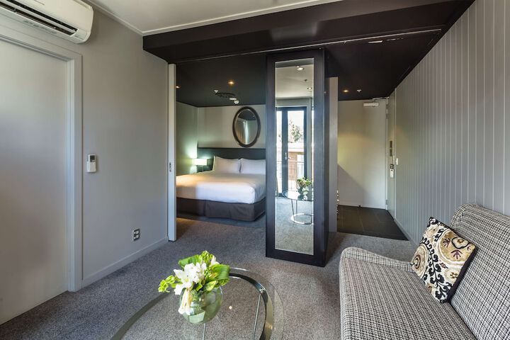 Room 10 of 44