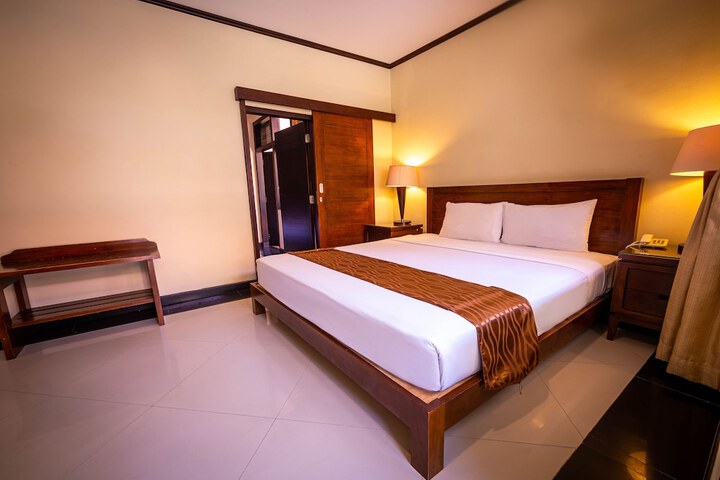 Room 27 of 71