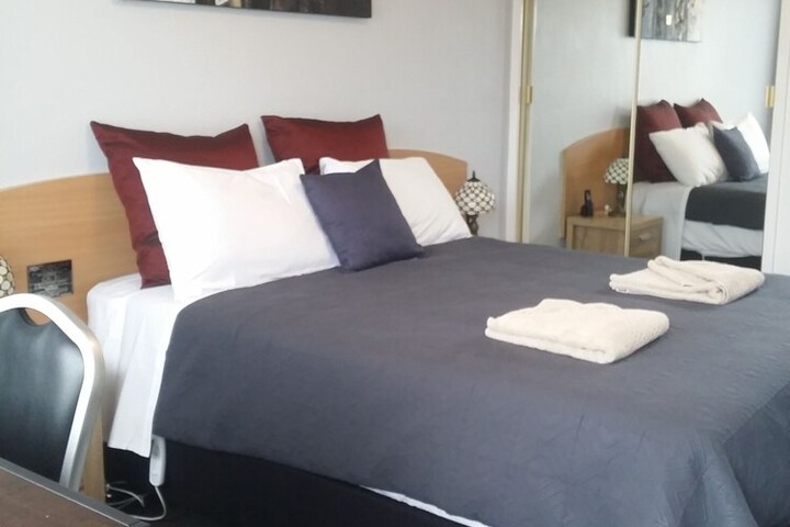 Room 16 of 52