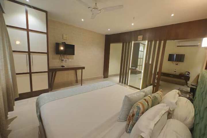 Room 30 of 126
