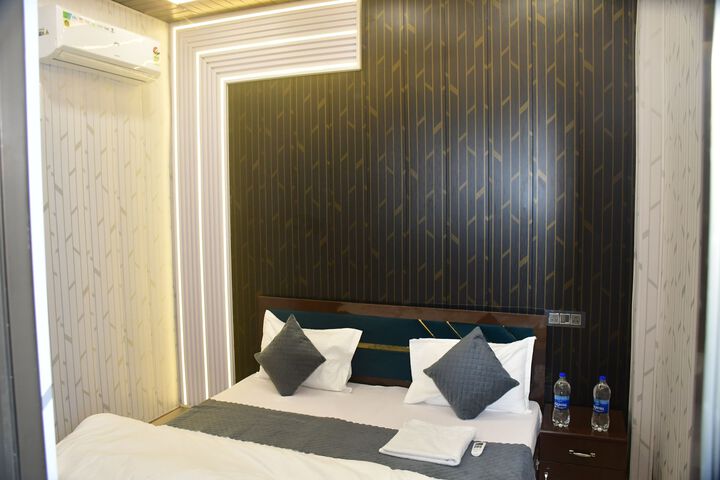 Room 35 of 37