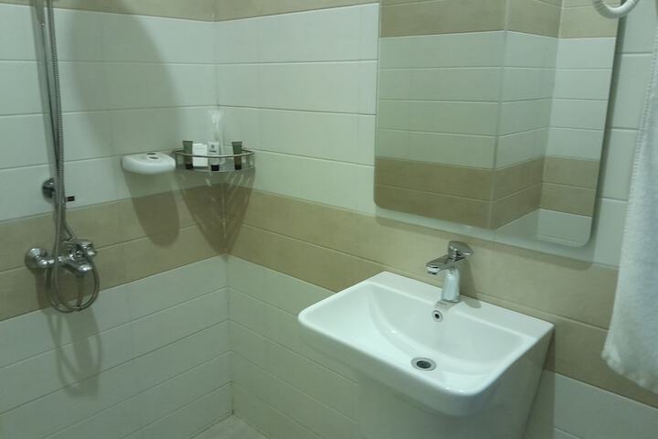 Room 84 of 119