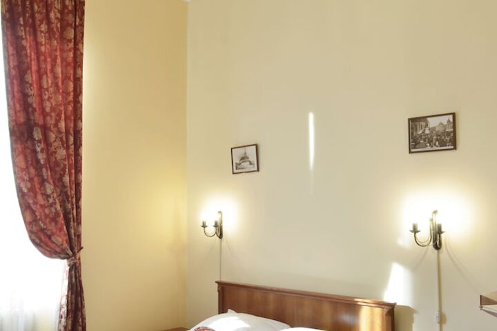 Room 3 of 34