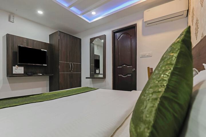 Room 8 of 37