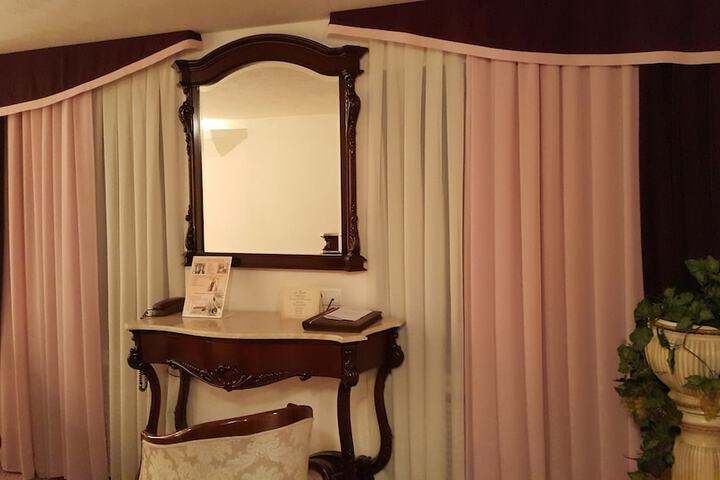 Room 25 of 107