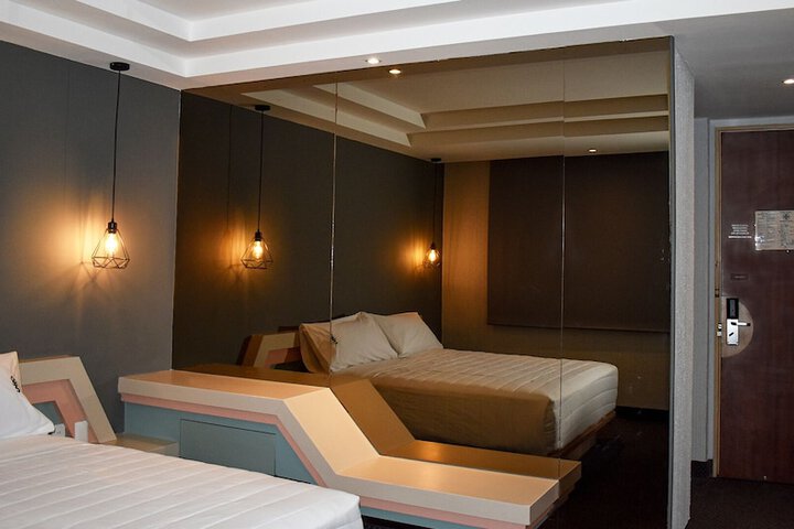 Room 13 of 39