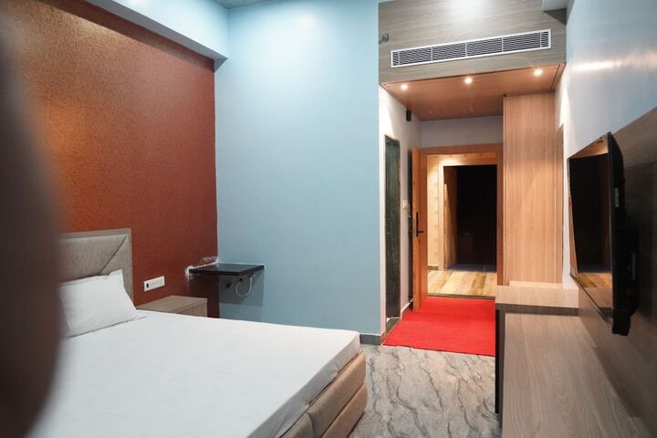 Room 12 of 60
