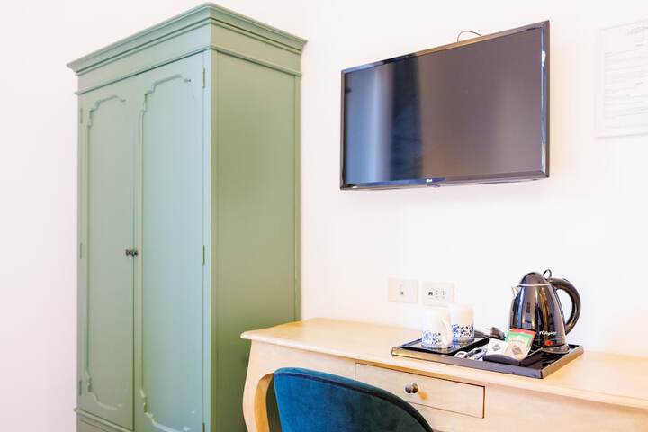 Room 15 of 81