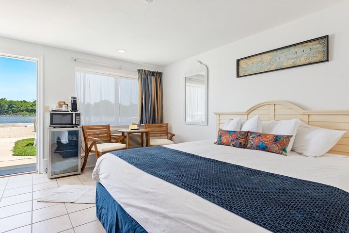 Room 4 of 22