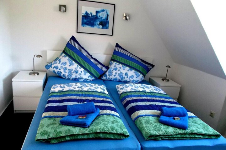 Room 9 of 39