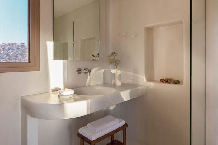 Room 11 of 84