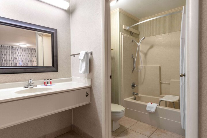 Room 12 of 20