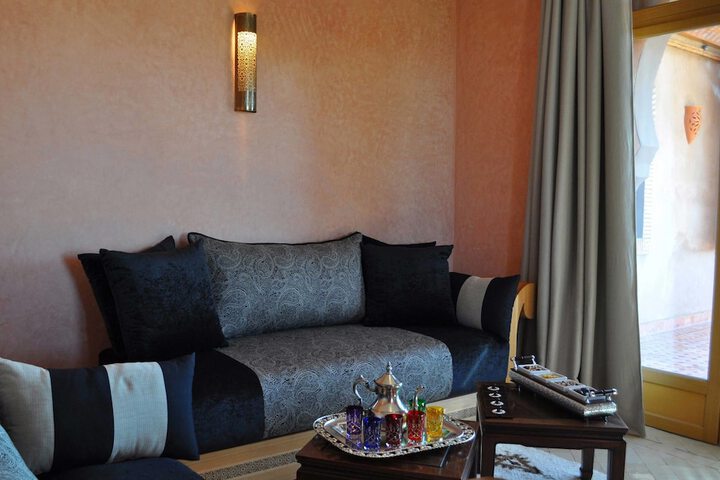 Room 4 of 33