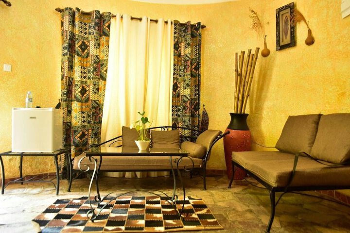 Room 15 of 37