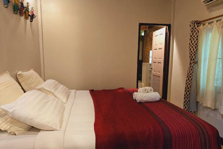 Room 9 of 163