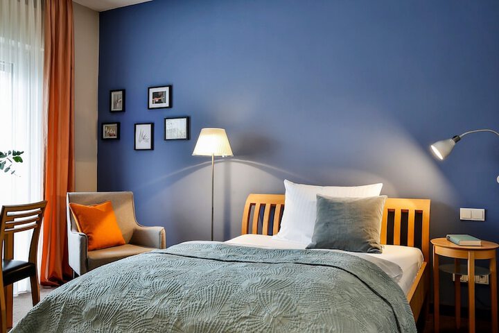 Room 3 of 37