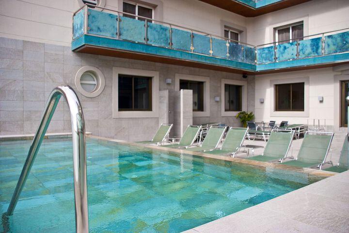 Hotel with Pool