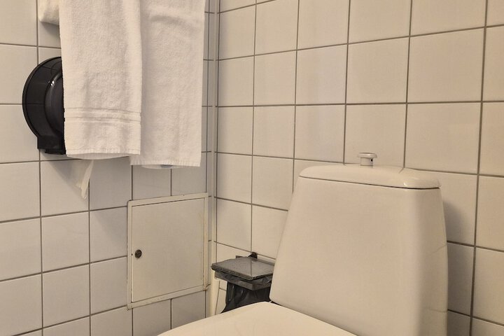 Room 28 of 44