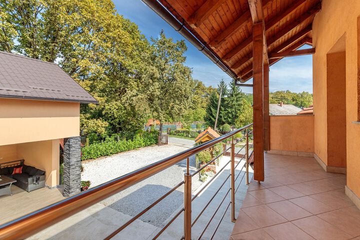 Terrace/Patio 32 of 46
