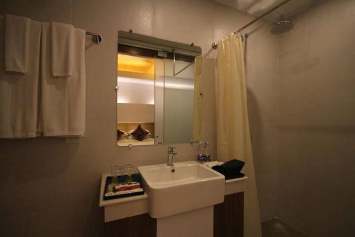 Room 33 of 51