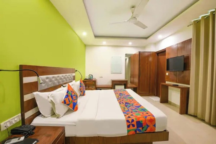 Room 14 of 31