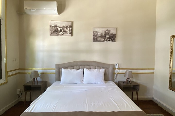 Room 8 of 38