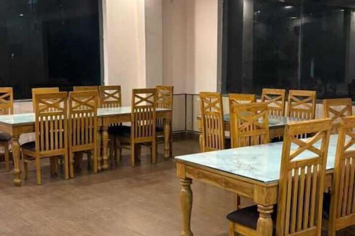 Dining 12 of 15