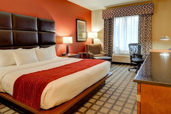 2 Queen Beds (13 of 13)