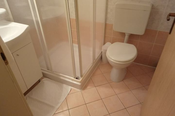 Room 14 of 40