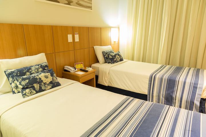 Room 8 of 40