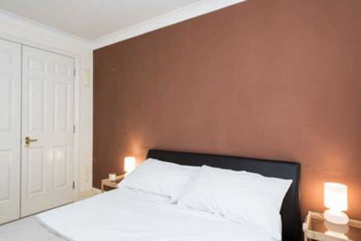 Room 8 of 19