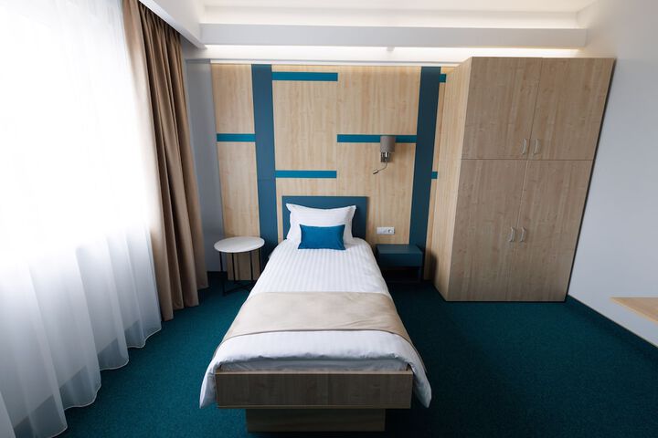 Room 17 of 44