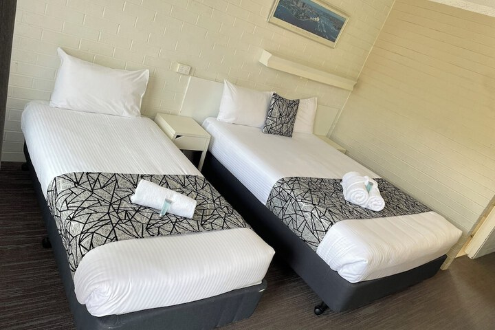 Room 32 of 70