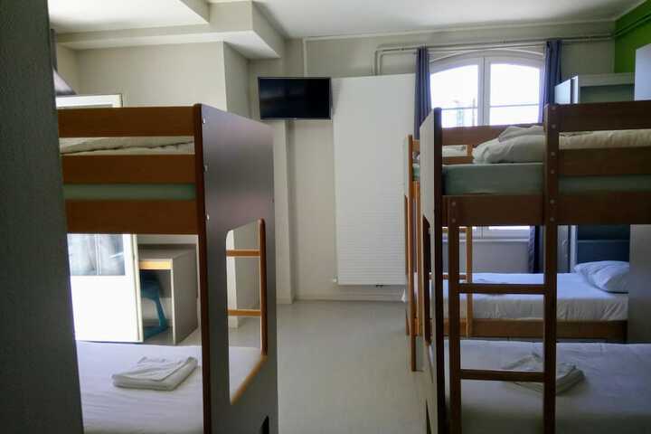 Room 16 of 48
