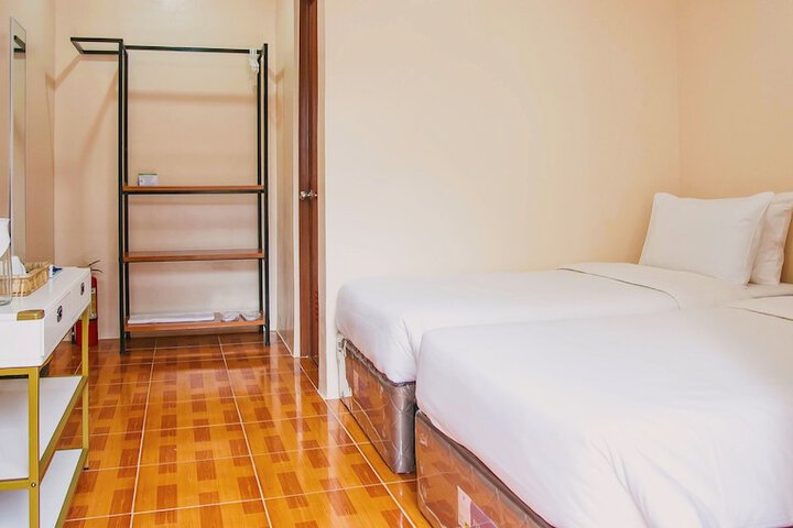 Room 4 of 27
