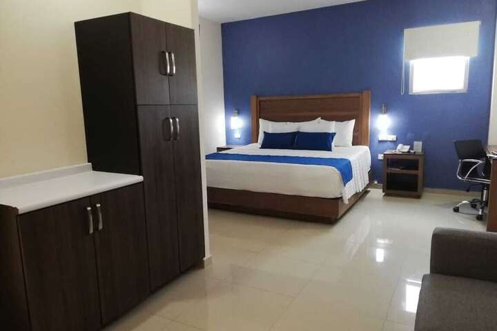 Room 4 of 25