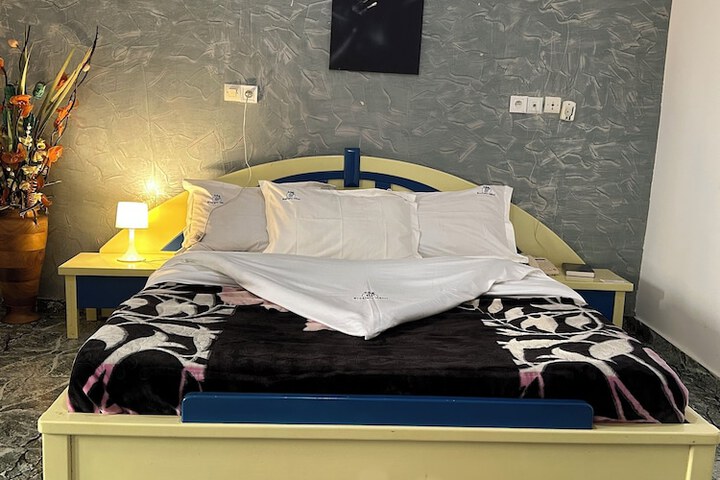 Room 144 of 307