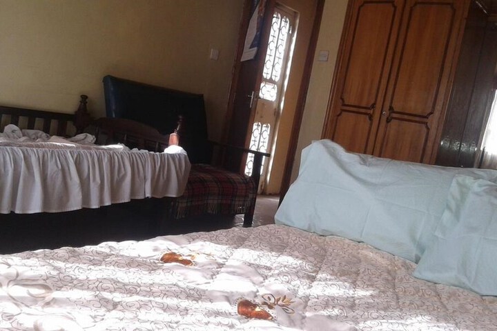 Room 4 of 20