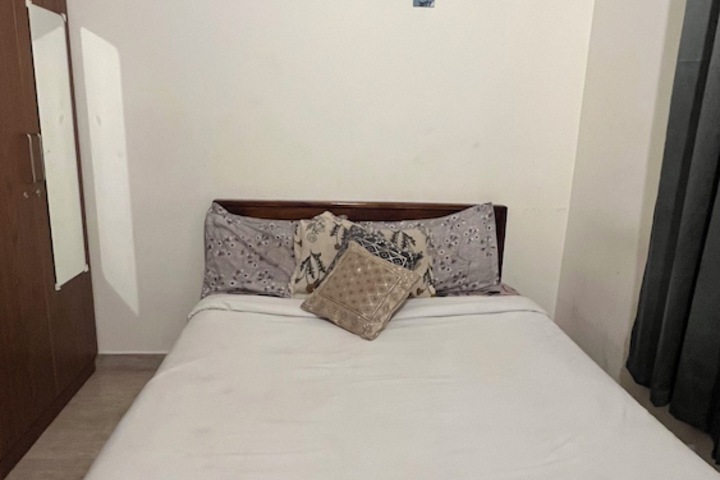 Room 7 of 14