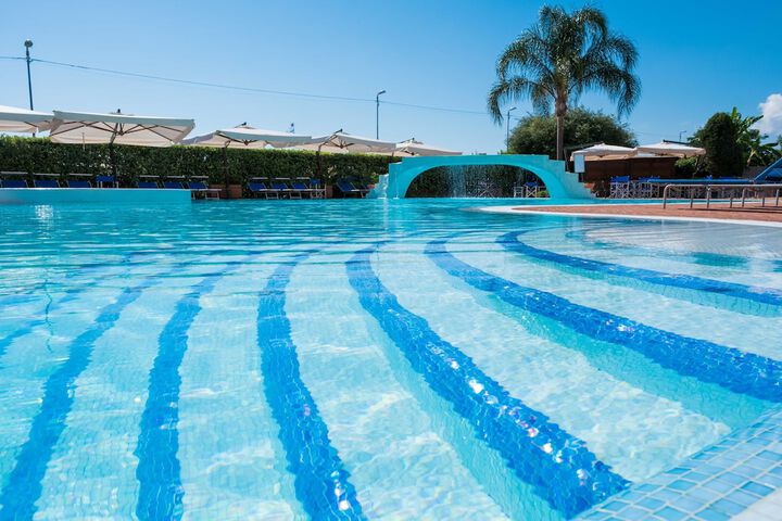Pool 49 of 95