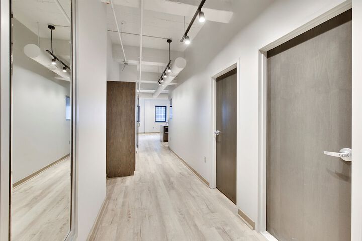 Ballroom/Hall 51 of 59