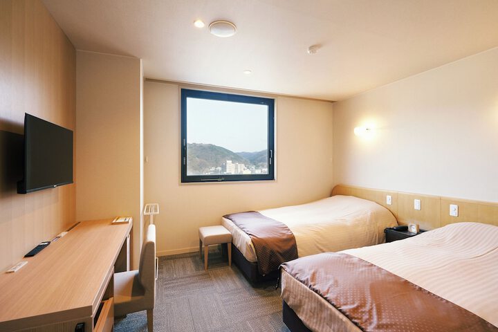 Room 11 of 45