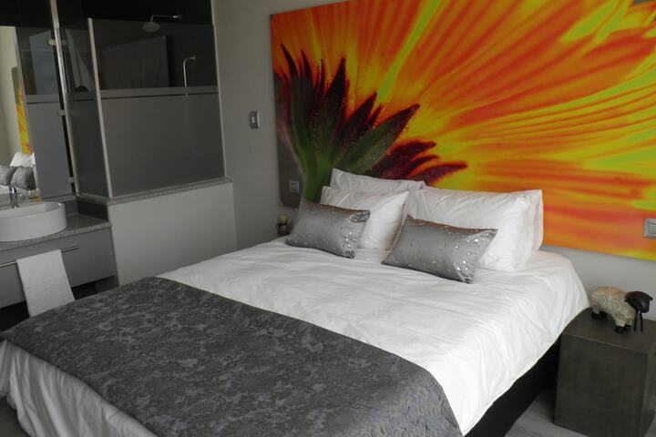 Room 7 of 62