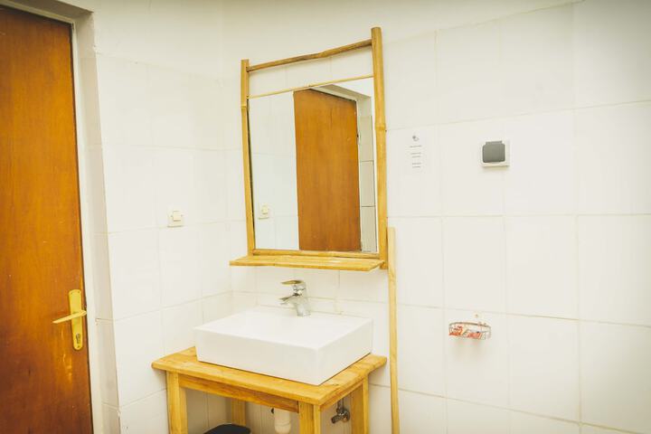 Room 89 of 144